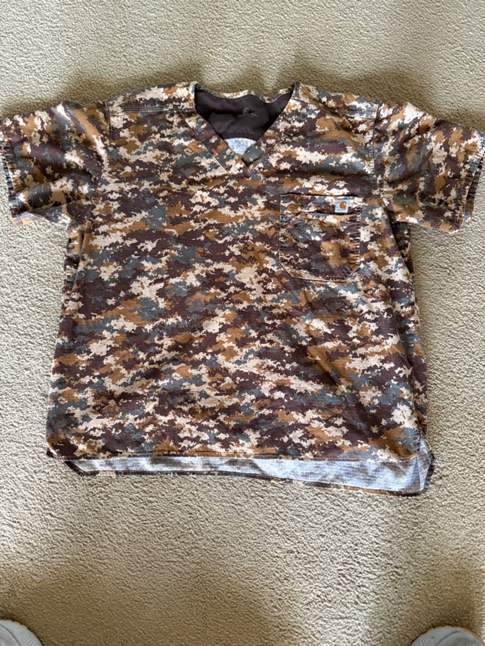 carthartt large brown camo scrub top